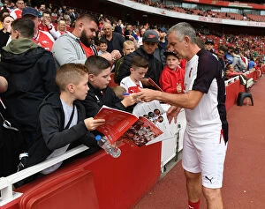 Images Dated 8th September 2018: Arsenal Legends vs Real Madrid Legends: Nigel Winterburn Interacts with Fans at Emirates Stadium