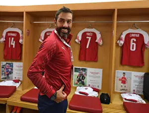 Arsenal Legends vs Real Madrid Legends: Robert Pires in the Chchanging Room