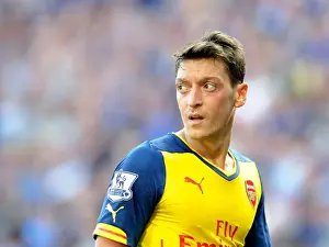 Arsenal and Leicester City Battle to 1-1 Draw: Mesut Ozil's Performance at The King Power Stadium