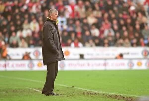 Images Dated 21st November 2005: Arsenal manager Arsene Wenger