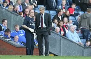 Blackburn Rovers v Arsenal 2008-9 Collection: Arsenal manager Arsene Wenger with club doctor Ian Beasley