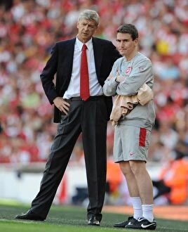 Images Dated 22nd August 2009: Arsenal manager Arsene Wenger with Doctor Gary O Driscoll