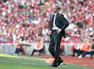 Arsenal v Bolton 2006-7 Collection: Arsenal manager Arsene Wenger during the match
