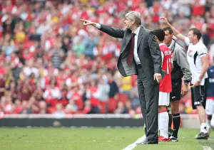 Arsenal v Fulham 2006-07 Collection: Arsenal manager Arsene Wenger during the match