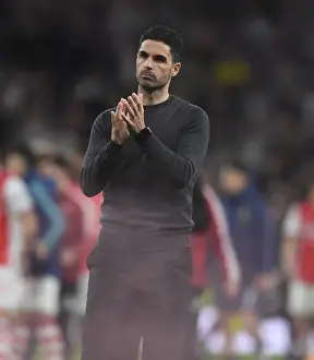 Arsenal Manager Mikel Arteta Applauding Fans After Tottenham-Arsenal Premier League Match, London 2022