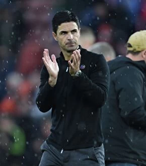 Southampton v Arsenal 2022-23 Collection: Arsenal Manager Mikel Arteta Applauds Fans after Southampton Victory, 2022-23 Premier League