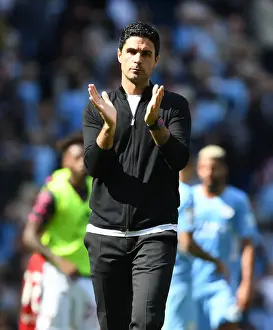 Arsenal Manager Mikel Arteta Applauds Fans After Manchester City Showdown in Premier League