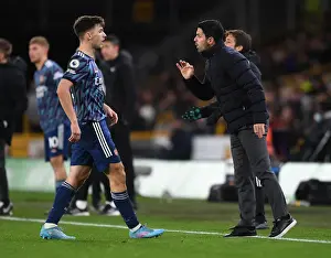Arsenal Manager Mikel Arteta Consults Kieran Tierney Amidst Wolverhampton Wanderers Clash (2021-22)