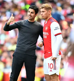 Arsenal Manager Mikel Arteta with Emile Smith Rowe: Arsenal vs Leeds United, Premier League 2021-22