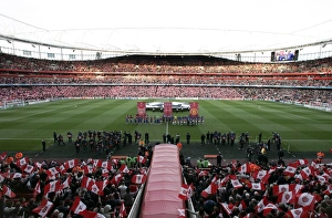 Arsenal v Manchester United - Champions League 2008-09 Collection: The Arsenal and Manchester United teams line up before the match