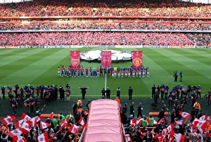 Arsenal v Manchester United - Champions League 2008-09 Collection: The Arsenal and Manchester United teams line ups before