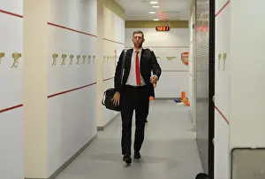 Arsenal V Middlesbrough - FA Cup 2014-15 Prints: Arsenal: Per Mertesacker's Pre-Match Ritual (FA Cup Fifth Round vs Middlesbrough)