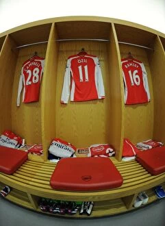 Arsenal v Stoke City 2014-15 Collection: Arsenal: Mesut Ozil's Empty Jersey in the Changing Room before Arsenal vs Stoke City (2014-15)