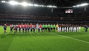 Arsenal and Milan teams line up before the match. Arsenal 3: 0 AC Milan