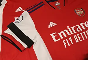 Arsenal Mourn Late Chief Scout Steve Rowley with Black Armbands vs. Chelsea