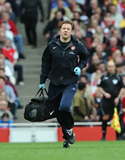 Arsenal physio Colin Lewin. Arsenal 0: 0 Blackburn Rovers. Barclays Premier League
