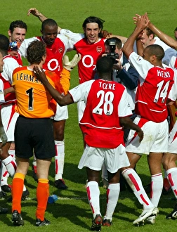 The Arsenal Players celebrate after the match. Arsenal 2:1 Leicester City The Arsenal Players celebrate after the match. Arsenal 2:1 Leicester City