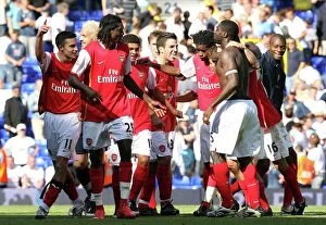 Images Dated 17th September 2007: The Arsenal players celebrate after the match