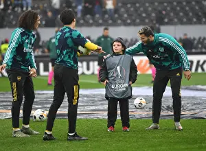 Arsenal Players Engage with Ballboy Ahead of Vitoria Guimaraes Clash (Vitoria SC vs Arsenal 2019-20, UEFA Europa League)