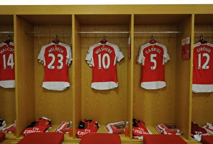 Arsenal V Norwich City 2015-16 Prints: Arsenal Players Gear Up: Arsenal vs Norwich City, Premier League 2015-16