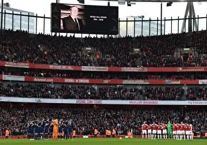 Arsenal v Fulham 2018-19 Gallery: Arsenal players minutes silence for former Chairman Peter Hill-Wood the match. Arsenal 4