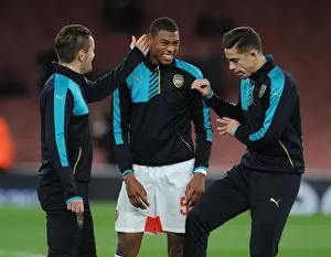Arsenal V Dinamo Zagreb 2015-16 Prints: Arsenal Players Playful Warm-Up: Jeff Reine-Adelaide