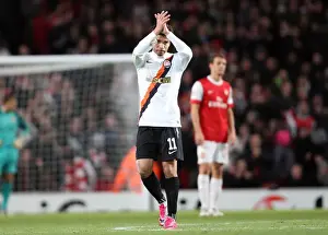 Former Arsenal playert Eduardo claps the fans after scoring Shaktars goal