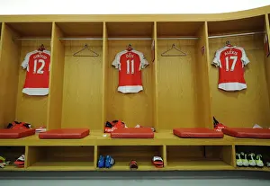 Arsenal V West Bromwich Albion 2015-16 Prints: Arsenal Pre-Match Focus: Changing Room Moment before Arsenal vs
