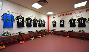 Southampton V Arsenal 2016-17 Prints: Arsenal Pre-Match Huddle: Arsenal Changing Room at Southampton (2016-17)