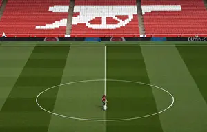 Arsenal: Readying the Emirates Pitch for Battle - Arsenal vs Leicester City (2017-18)