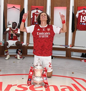 Images Dated 1st August 2020: Arsenal Reclaim FA Cup Title: Arsenal vs. Chelsea (2020) - Empty Wembley Victory