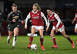 Images Dated 19th March 2021: Arsenal Rivals Beth Mead and Danielle van de Donk Clash in Empty Meadow Park