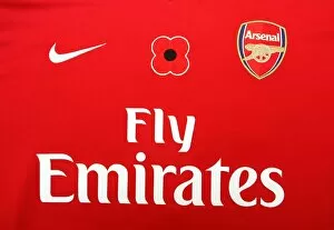 Images Dated 8th November 2008: Arsenal shirt with an embroided poppy