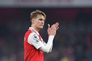 Images Dated 21st April 2023: Arsenal and Southampton Draw: Martin Odegaard Acknowledges Fans