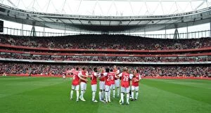 Images Dated 16th October 2011: Arsenal Squad Gathers Before Arsenal vs. Sunderland (2011-12 Premier League)
