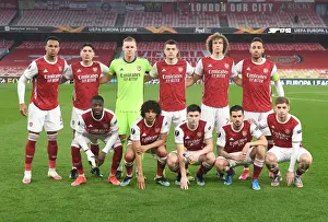 Arsenal Squad Gathers Before Empty Emirates Stadium for Europa League Clash against Olympiacos