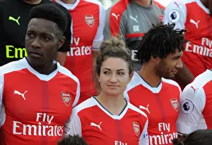 Arsenal Squad: Jodie Carter and Danny Welbeck at 2016-17 Photocall