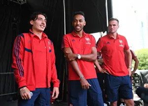 Arsenal V Fiorentina 2019-20 Prints: Arsenal Stars Mingle with Fans: Hector Bellerin