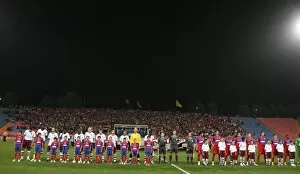 Images Dated 3rd October 2007: The Arsenal and Steau teams line up before the match