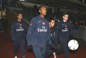 Images Dated 1st March 2007: Arsenal substitutes Gavin Hoyte