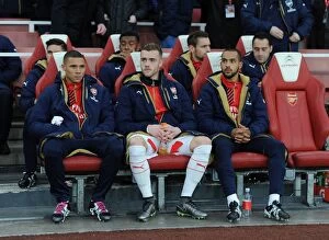 Arsenal Sunderland 2015-16 Collection: Arsenal Substitutes: Gibbs, Chambers, Walcott - Ready on the Bench for Arsenal vs