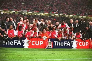 The Arsenal team celebrate after the match. Arsenal 1: 0 Southampton. The F