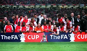 The Arsenal team with the FA Cup Trophy. Arsenal 1: 0 Southampton. The F