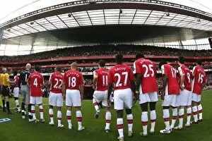 Images Dated 18th October 2008: The Arsenal team line up before the match