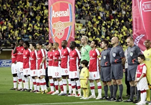 Villarreal V Arsenal 2008-9 Prints: The Arsenal team line up before the match