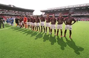 The Arsenal team lines up before the match. Arsenal 4: 2 Wigan Athletic