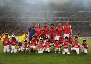 Arsenal team plus mascots. Nagoya Grampus 1: 3 Arsenal. Pre Season Friendly. Arsenal