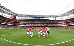 Arsenal V Fulham 2008-9 Prints: The Arsenal team prepare for the match