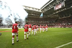 Arsenal v Chelsea, Carling Cup Final Gallery: The Arsenal team walk out for the match