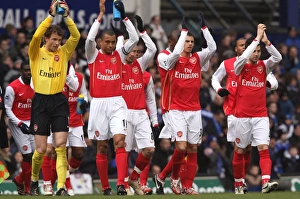 The Arsenal team wave to the fans before the match. Arsenal 4:3 Everton, F.A